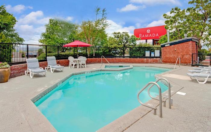 Ramada by Wyndham Albuquerque Airport