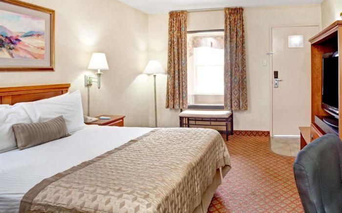 Ramada by Wyndham West Memphis