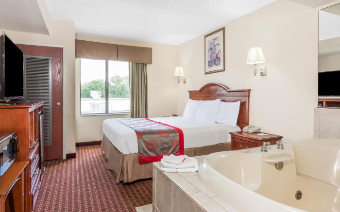 Ramada by Wyndham Panama City