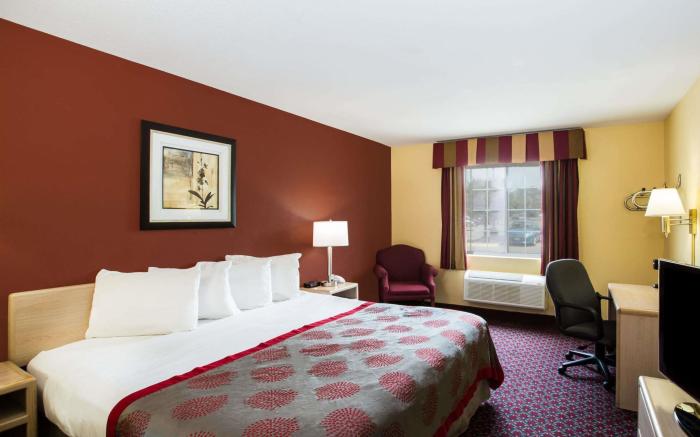 Ramada by Wyndham Sioux Falls