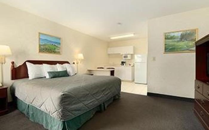 Days Inn by Wyndham Augusta / Fort Eisenhower