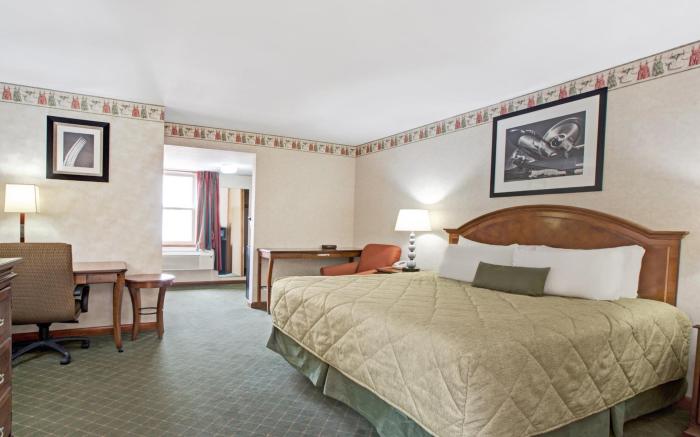 Ramada by Wyndham Flemington