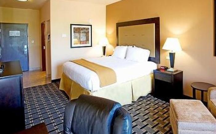 Holiday Inn Express and Suites Beeville By IHG