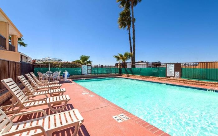 Ramada by Wyndham San Antonio Near SeaWorld/Lackland AFB