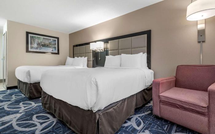 Comfort Inn & Suites Liverpool-Clay