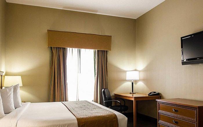 Quality Inn & Suites Fishkill South near I-84