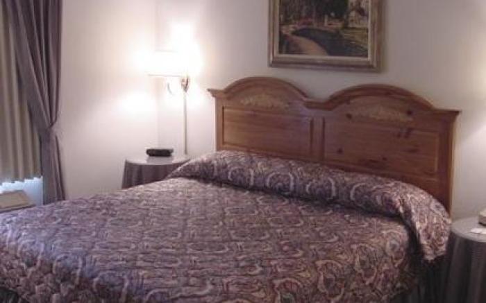 Country Inn & Suites by Radisson, St. Cloud West, MN