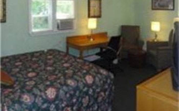Jonathan Edwards Motel