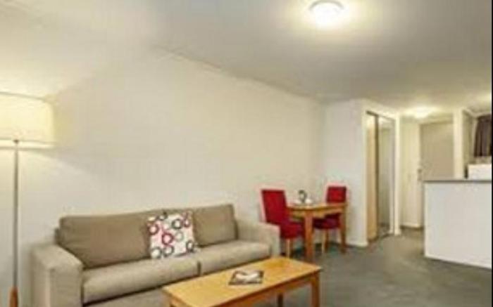 Knox International Hotel and Apartments