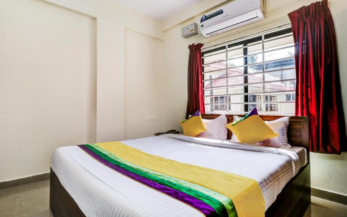 Itsy Hotels Rain Tulsi Stayz, Palarivattom Junction