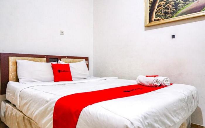 RedDoorz near Mall Ciputra World Surabaya