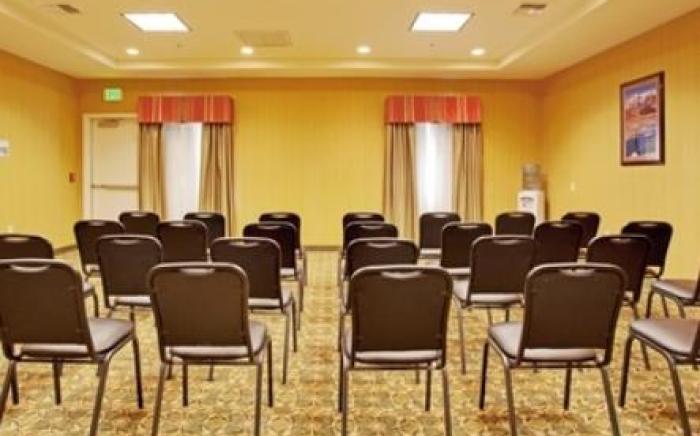 Holiday Inn Express & Suites Minden By IHG