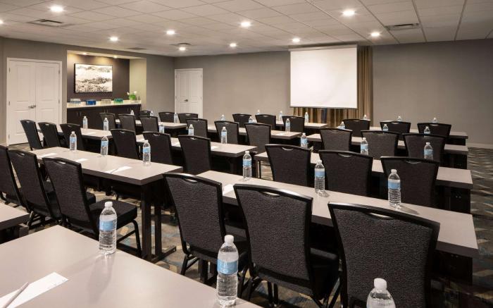 Sonesta ES Suites Fairfax Fair Lakes