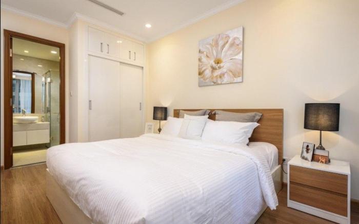 LANDMARK 5 WITH 3 BEDS OPPOSITE WITH VINCOMCENTER