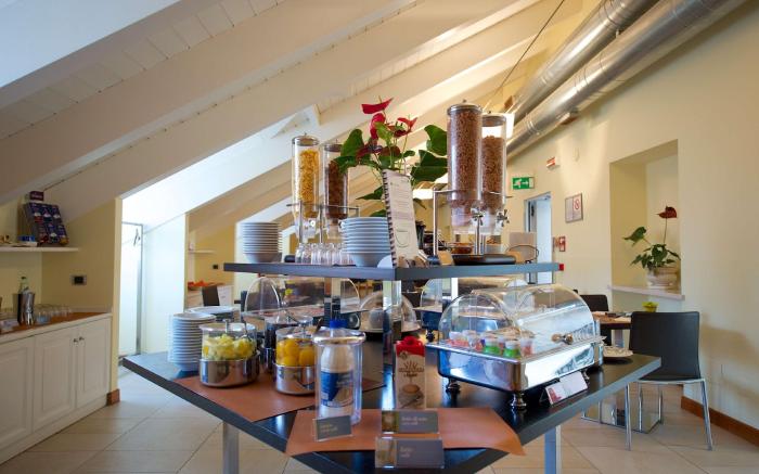 Best Western Crystal Palace Hotel