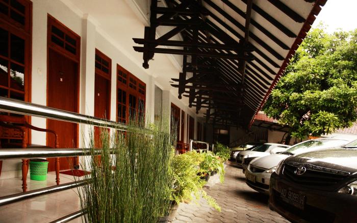 Hotel Syariah Arini Solo