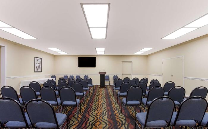 SureStay Plus Hotel by Best Western Greenwood