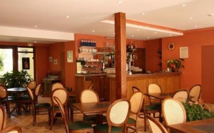 Les Ambassadeurs Logis Hotels et Restaurant