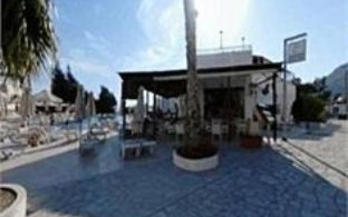 Matina Pefkos Aparthotel