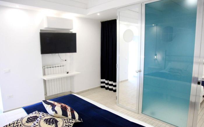 Le Tolde del Corallone a Picco sul mare La Pinta