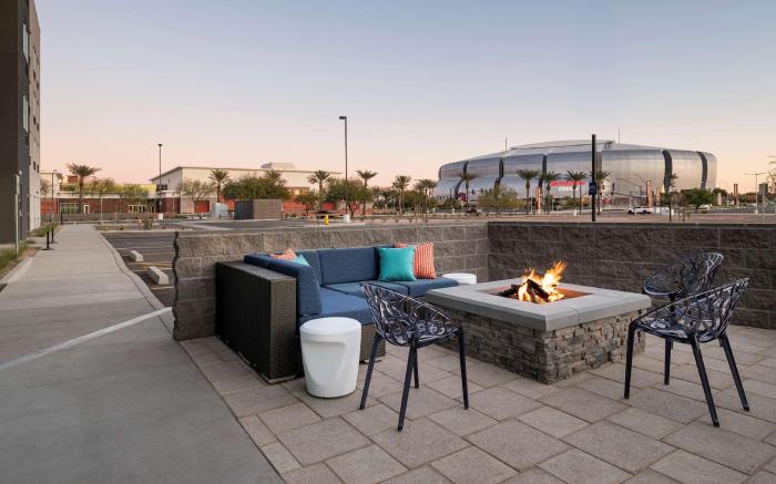Tru by Hilton Phoenix Glendale Westgate