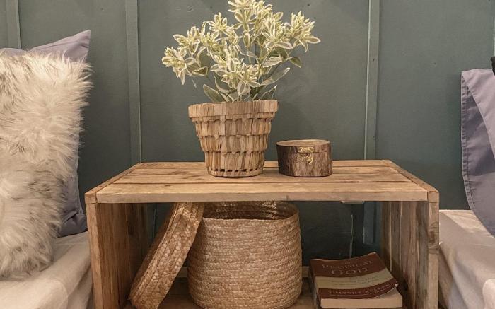 Insta-worthy Rustic Studio with balcony -Room only