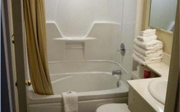 Niagara Lodge & Suites