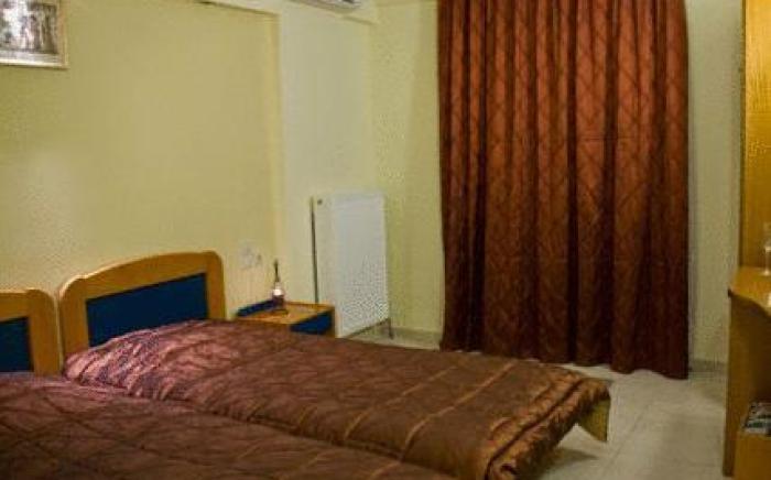 Alexiou Hotel