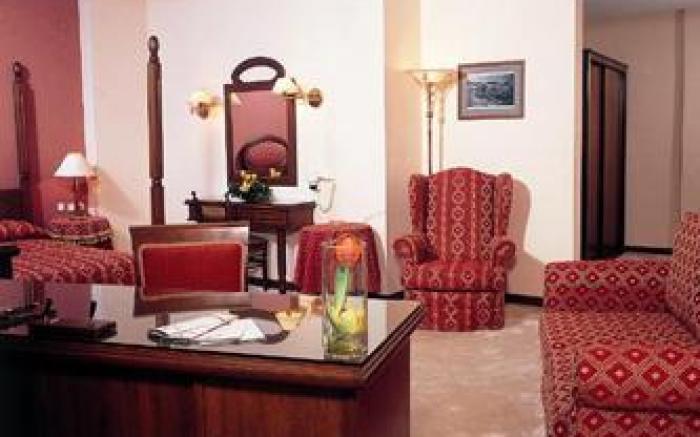 Lingos Hotel