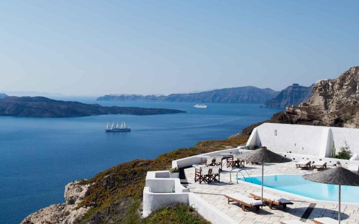 Caldera's Dolphin Hotel