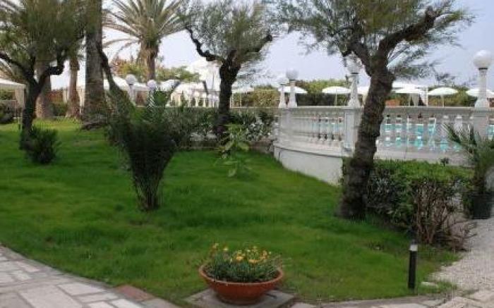Domizia Palace Hotel