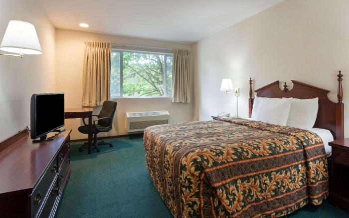 Days Inn by Wyndham Seatac Airport