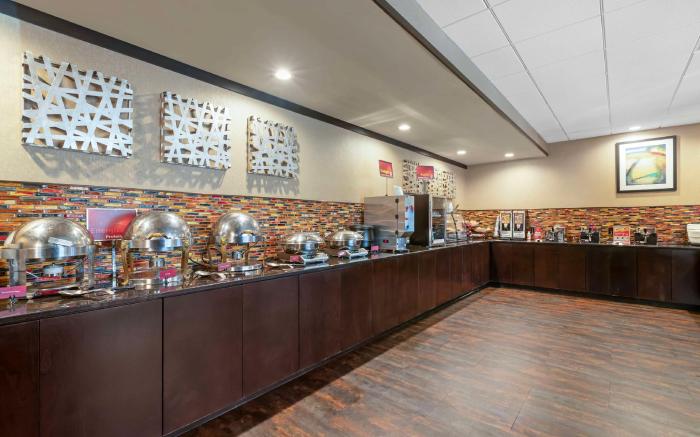 Best Western Plus Midwest Inn