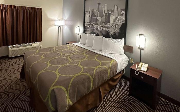 Super 8 by Wyndham Mars/Cranberry/Pittsburgh Area