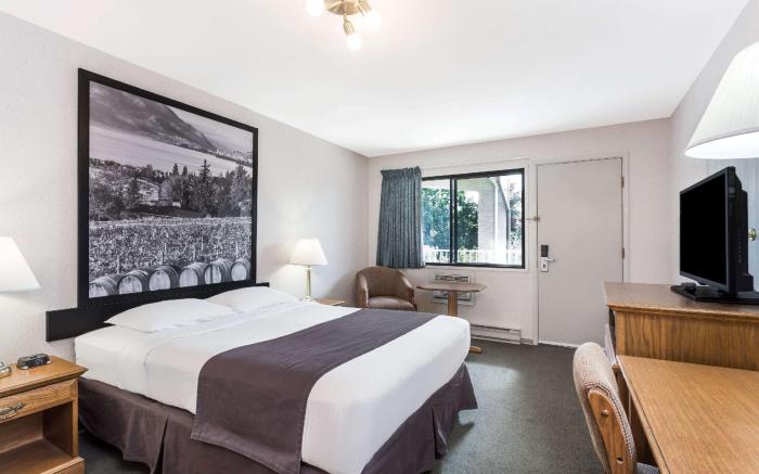 Super 8 By Wyndham Kelowna Bc
