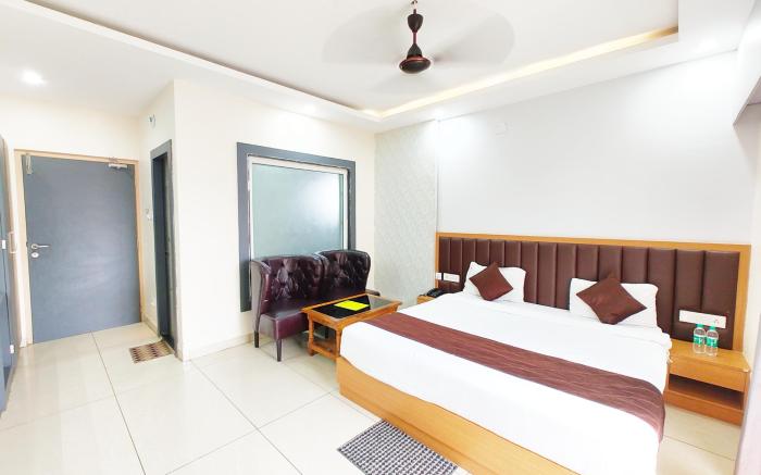 Goroomgo Shree Gajanana Puri - Near Sea Beach