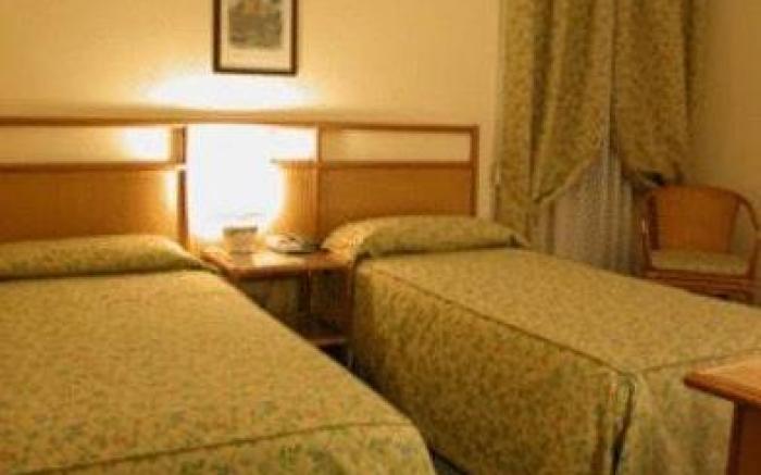Laurentia Roma Hotel