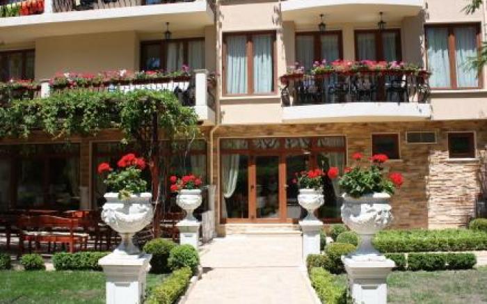 Family Hotel Gold Pearl