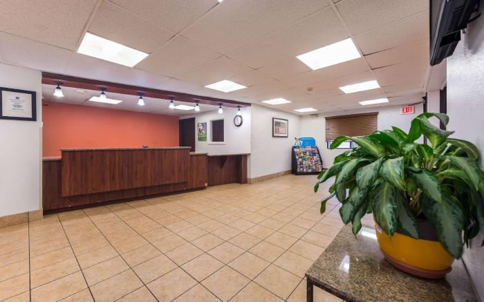 Motel 6 Saint Paul, MN - I-94