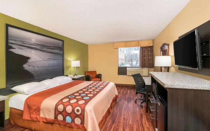 Super 8 By Wyndham Raleigh North East