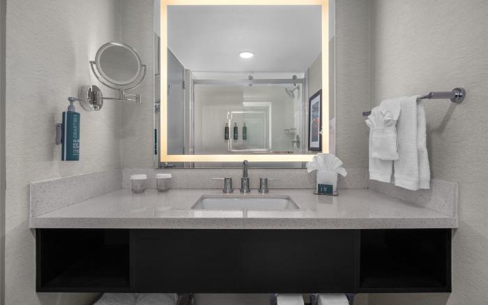 DoubleTree by Hilton Phoenix Midtown