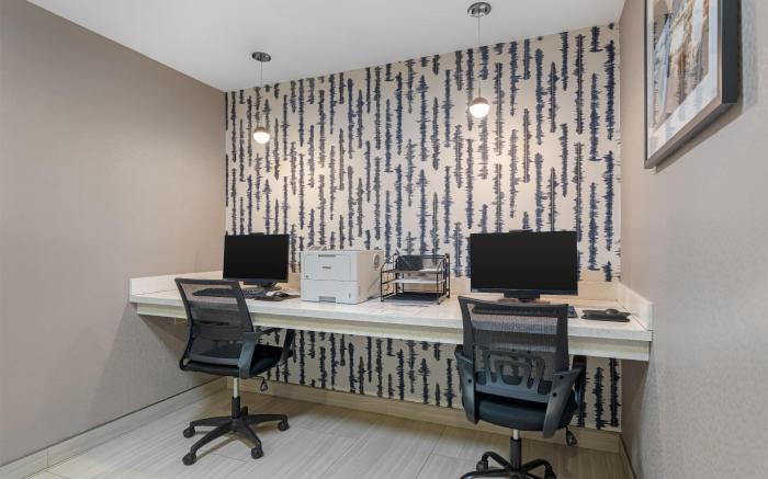 Best Western Plus Fresno Airport Hotel