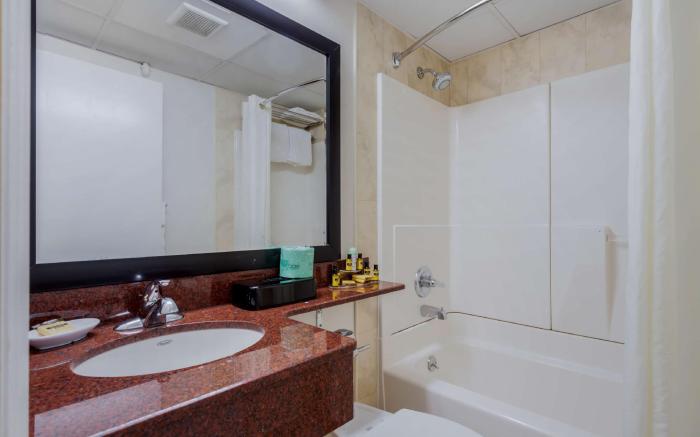 Best Western PLUS Brooklyn Bay Hotel