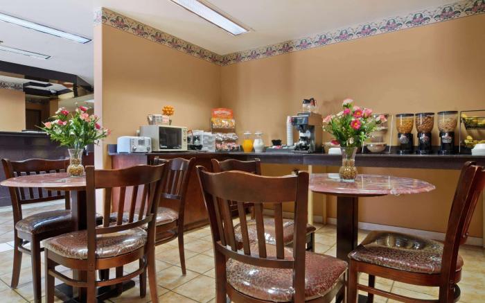 Microtel Inn & Suites by Wyndham Clarksville