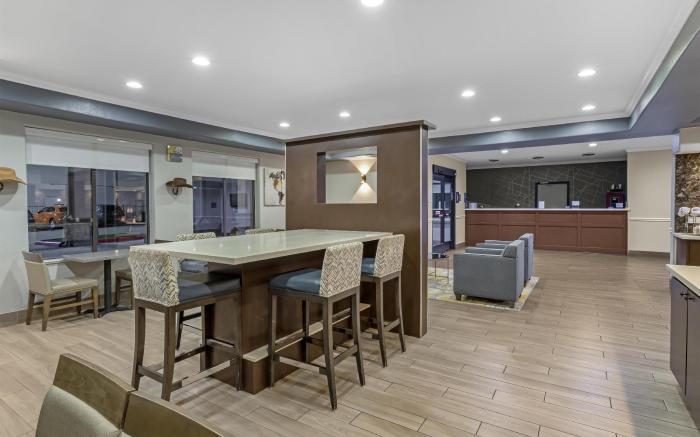 Best Western Plus North Houston Inn & Suites