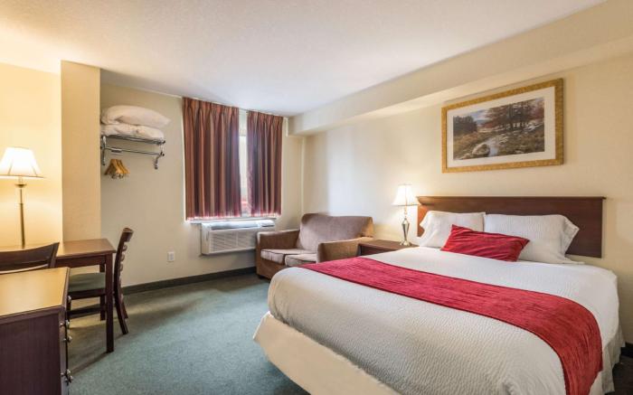 Knights Inn - Orillia ON
