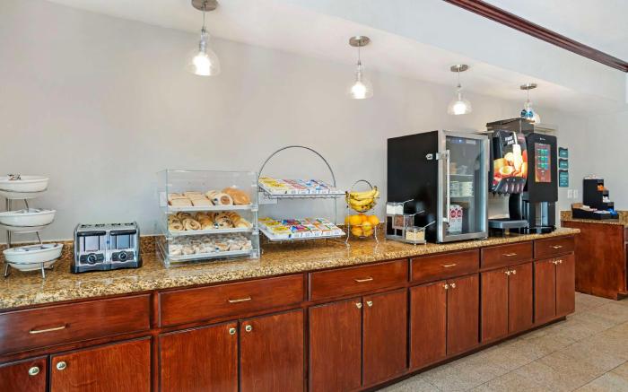 Best Western Plus Blue Angel Inn