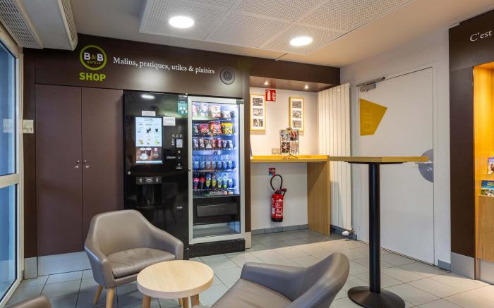 B&B HOTEL CHARTRES Le Forum