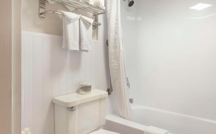 Best Western Mill River Manor Hotel