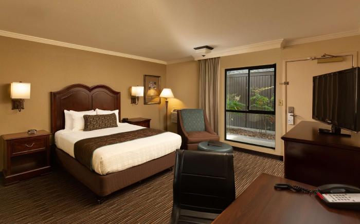 Best Western Plus Inn at the Vines